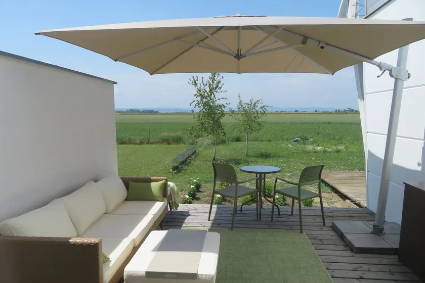 Charming studio apartment with sun terrace! - Image 1