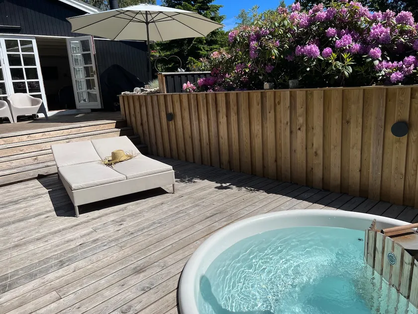 Secluded gem with wilderness bath - Image 1