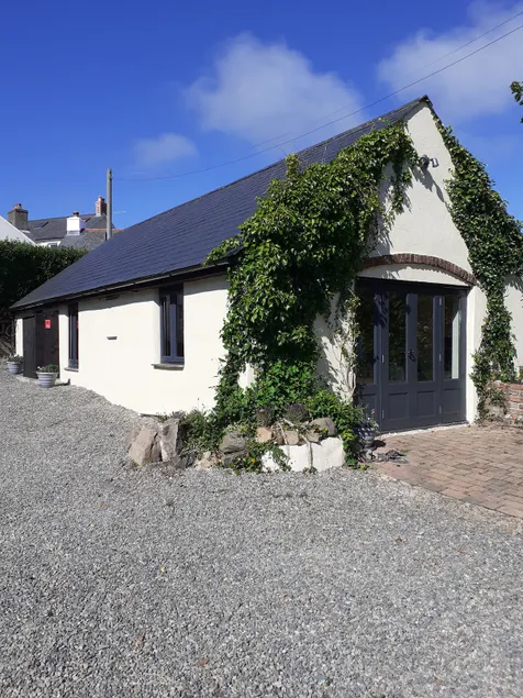 Lovely 2 bedroom cottage set in coastal village - Image 1