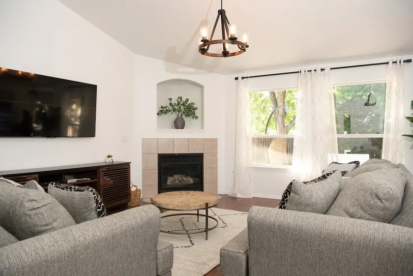 Relaxing Family 3BR Near Village Shops & Fun - Image 1