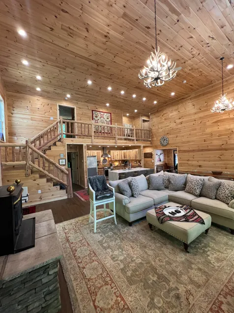 Luxury Secluded Retreat at Wolf Creek Marina - Image 1
