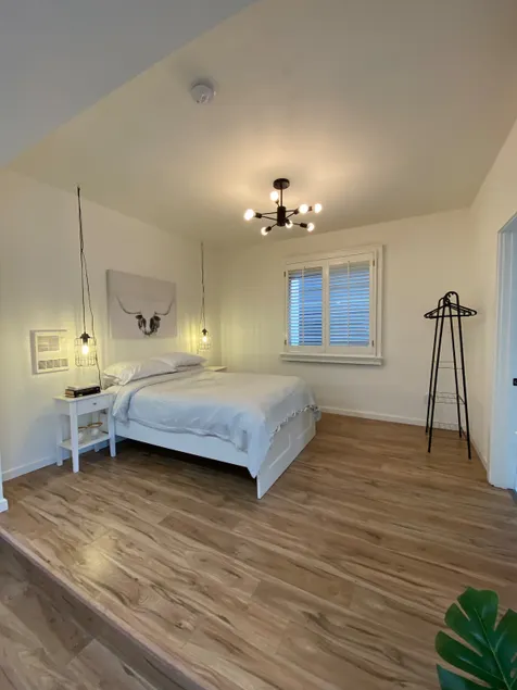 Gorgeously renovated and staged studio w/ backyard - Image 1
