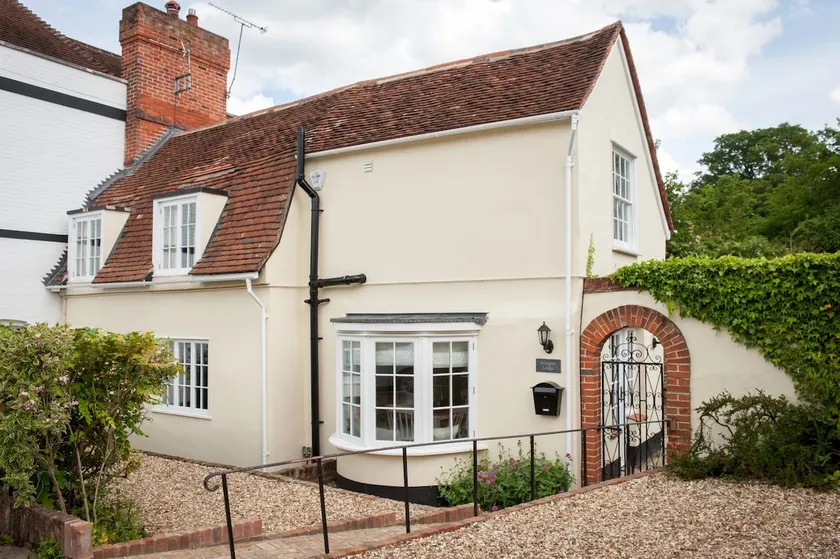 Luxury holiday cottage in The Dedham Vale AONB - Image 1