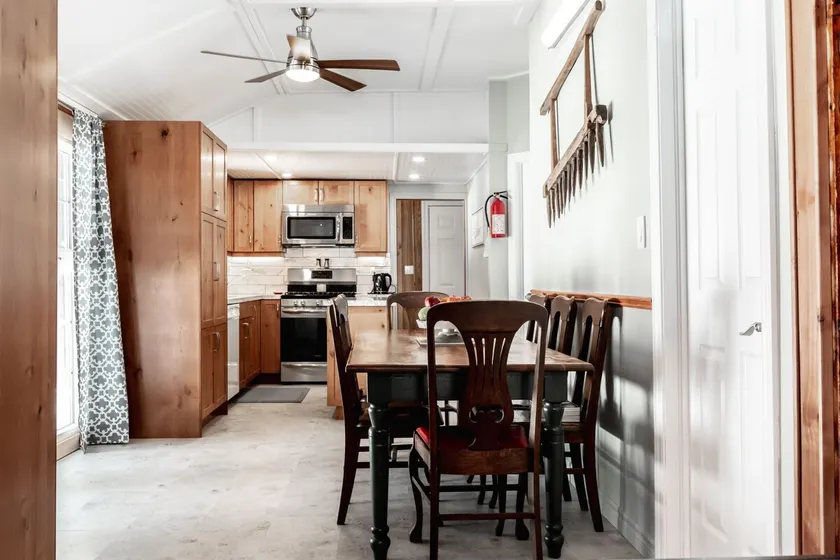 Family-friendly, 3 bedroom, lakefront cottage! - Image 1