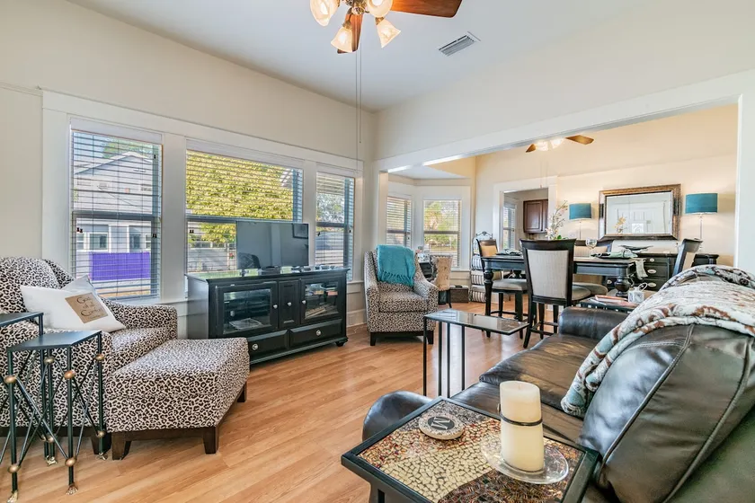 Cute 2 bedroom 2 bath House in Tarpon Springs, Dog Friendly! - Image 1