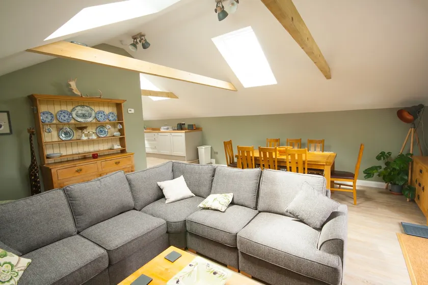 Luxury three bedroom property with hot tub - Image 1