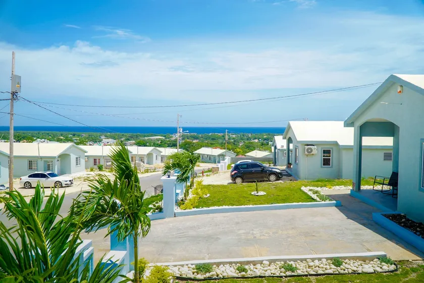 Luxury 1BR Overlooking Puerto Seco Beach @ Camelot - Image 1