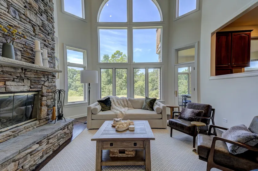 Luxury Home with Mountain Views - Image 1