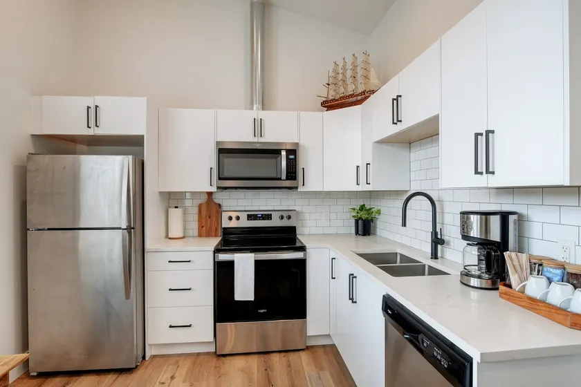 Enclave Escape - Brand new 2 bedroom in Langford - Image 1