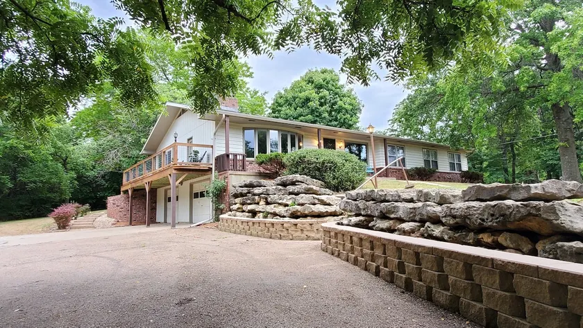 Peaceful retreat, just 10 minutes outside of town - Image 1