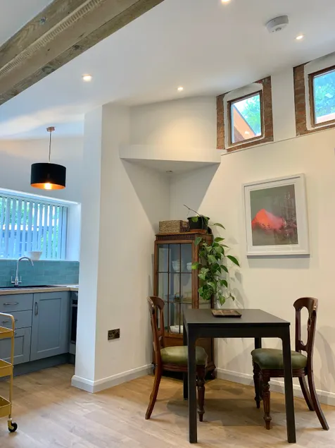 Adorable 1- bedroom flat at the Russell Gallery - Image 1
