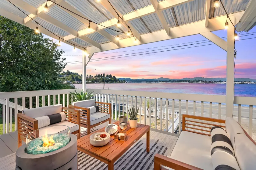 Salish Sea Cottage-2 BR Waterfront in Port Orchard - Image 1