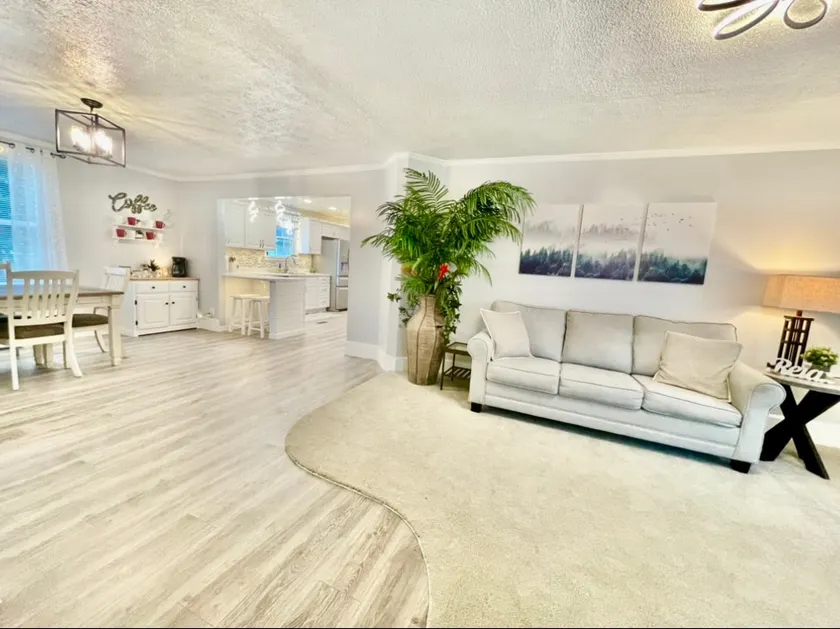 Bungalow with Massage Chair & GAME ROOM - Image 1