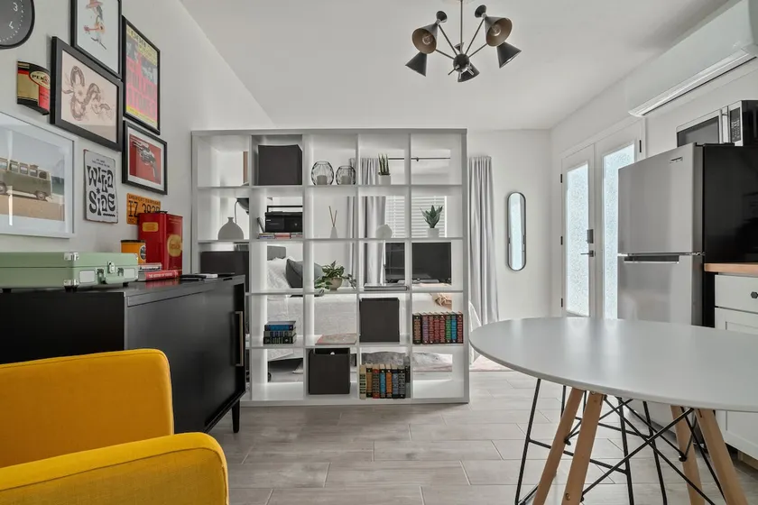 ✨New Studio villa - Hip and fun retro inspo studio - Image 1