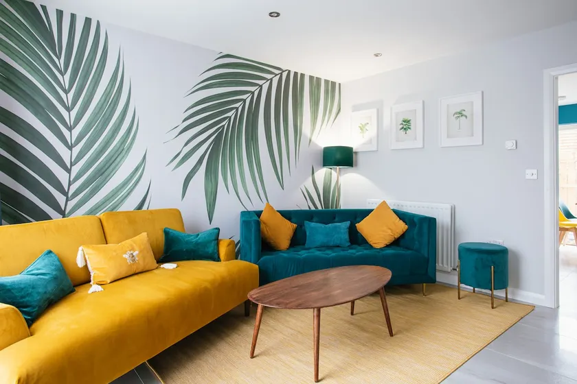 3 bedroom city centre townhouse w. parking & patio - Image 1