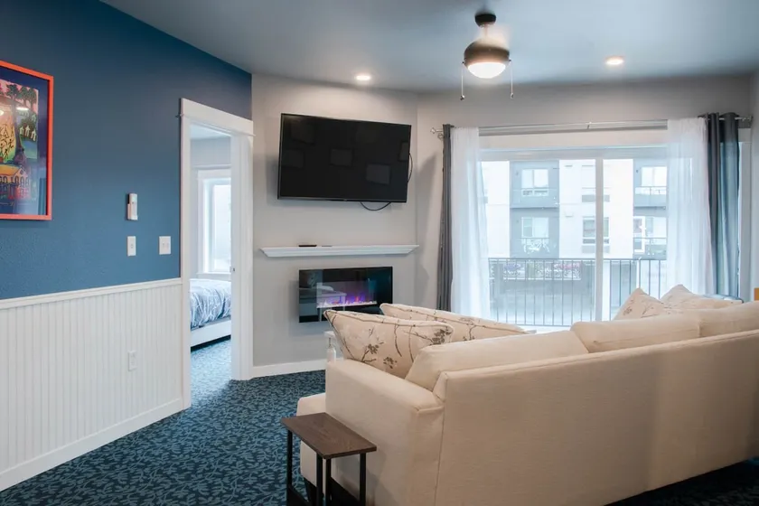 Downtown Salem Oregon Loft Apartment 227 w/ decks and parking - Image 1