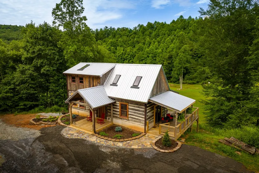 Creekside Cabin, located just minutes from Blowing Rock! - Image 1