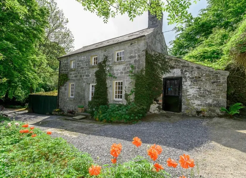A Magical Hideaway Overlooking the River Boyne - Image 1