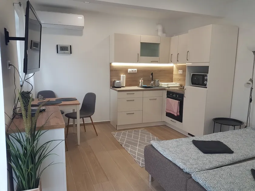 BL Beach Apartment - a real little gem - Image 1