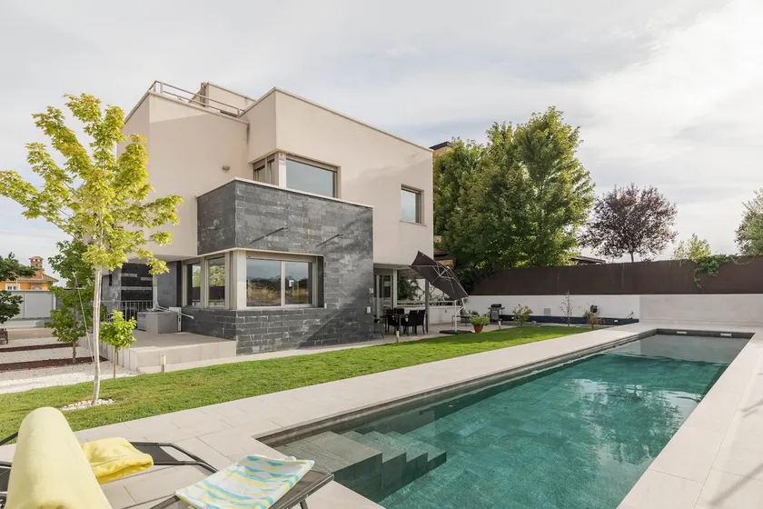 Villa, Oasis in Madrid 3beds+4bathrooms+luxurious pool - Image 1