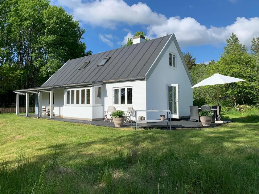 Beautiful holiday home located in the middle of the forest - Image 1