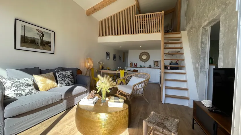 Bohemian duplex, sea view, feet in the sand - Image 1