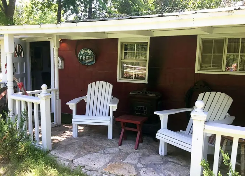 Carriage Cabin in the barnyard~ River Access! - Image 1