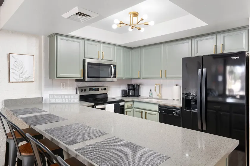 Glorious Green Condo w/Exclusive Resort Pool Pass! - Image 1