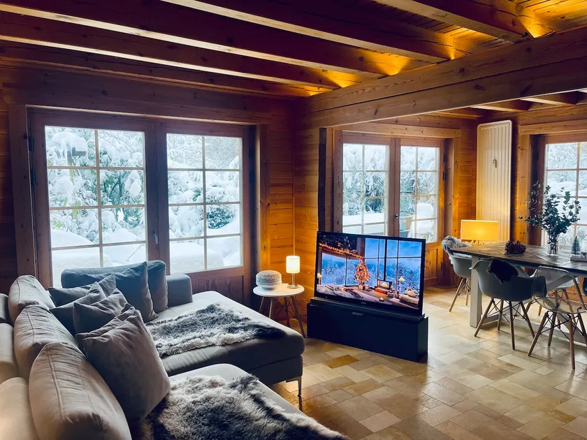 Forest-edge chalet with sauna, 30 min to Frankfurt - Image 1