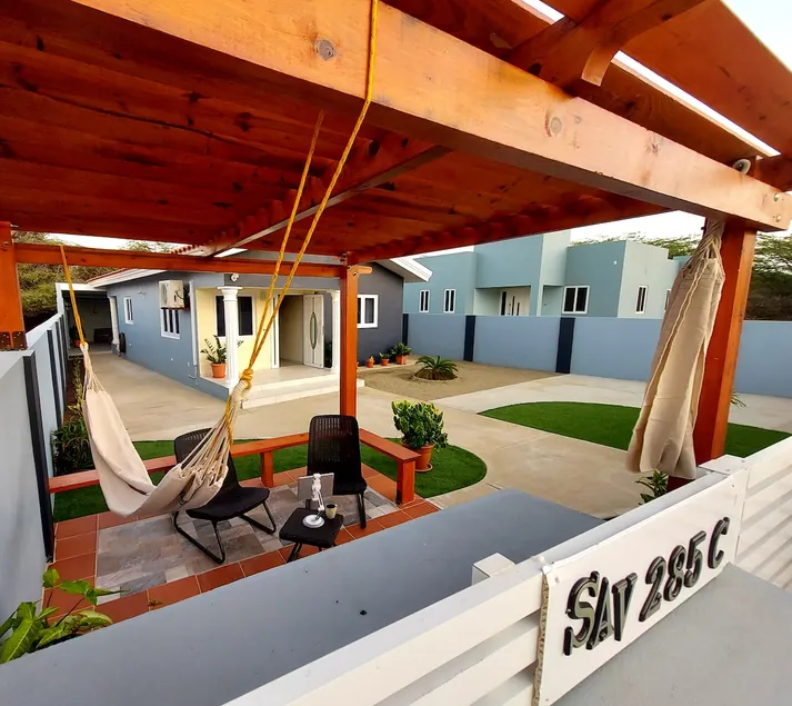 Blissful Stay with Hot Tub & Private sunbath Area. - Image 1
