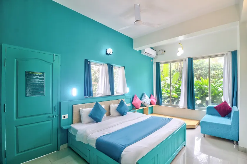 ”NOMAD MONK” Stylish Luxe 2 BHK Steps from Sunburn - Image 1