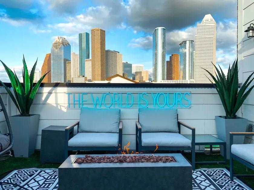 Urban Jungle Retreat in the HTX Skyline - Image 1