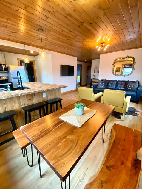 Sweetwater Suite East - Image 1