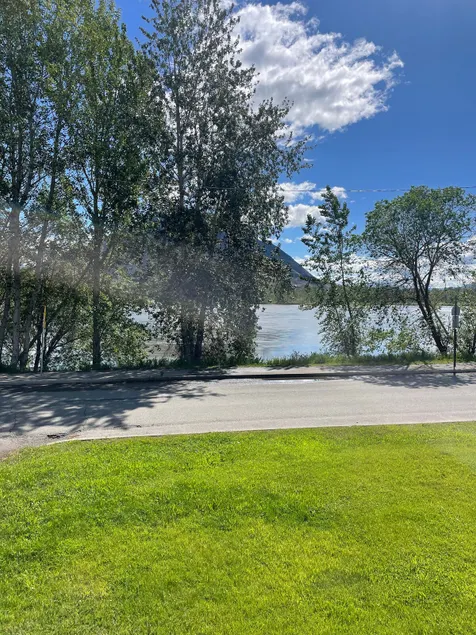 Cozy, central, 2 bedroom river front suite. - Image 1