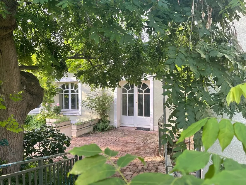 Magnificent Charming Residence by the Water, Less than 1 Hour from Paris - Image 1