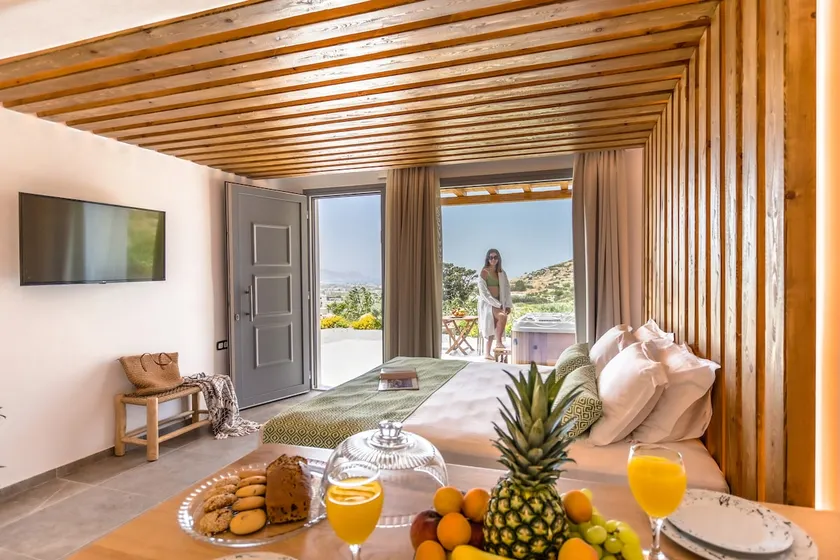 Naxos Pantheon- Dionysus Luxury Suite with jacuzzi - Image 1