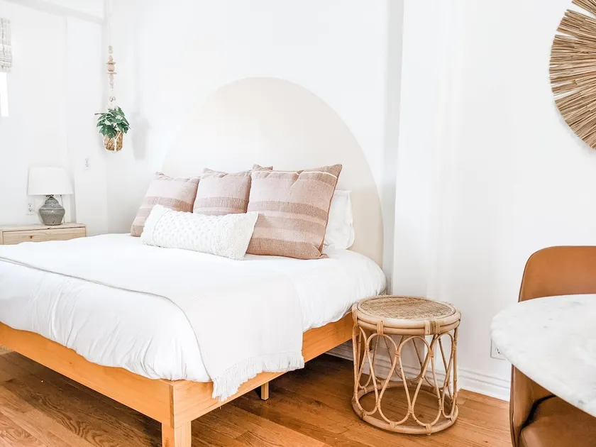 Bright and cozy modern studio steps from the beach - Image 1
