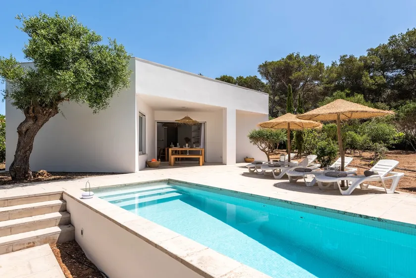 3 bedroom exclusive villa in Addaia - Image 1
