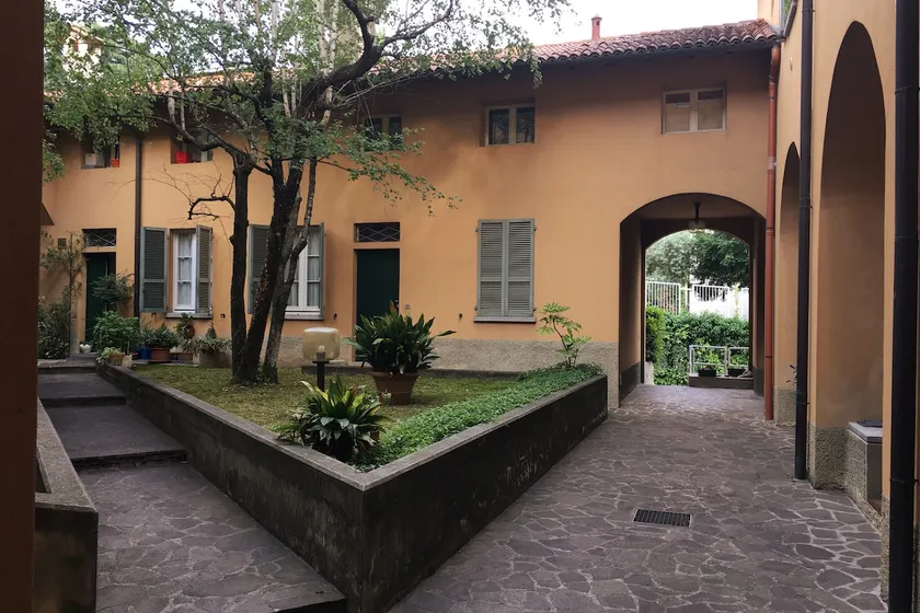 The house in the cloister between the lake and the mountains - Image 1