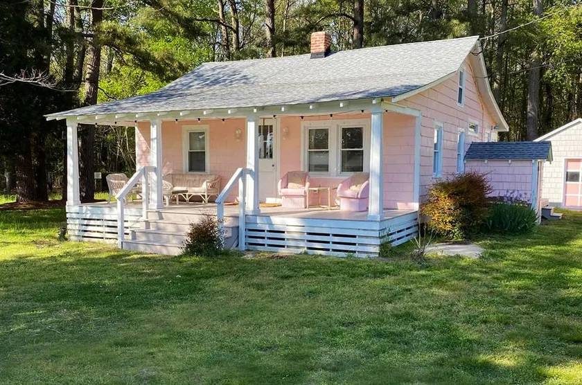 Little Pink House Cottage Chic with Vintage Charm! - Image 1