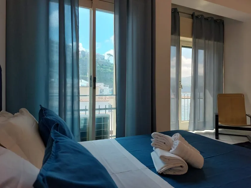 Pied-à-Terre, La Conca Beach - Image 1
