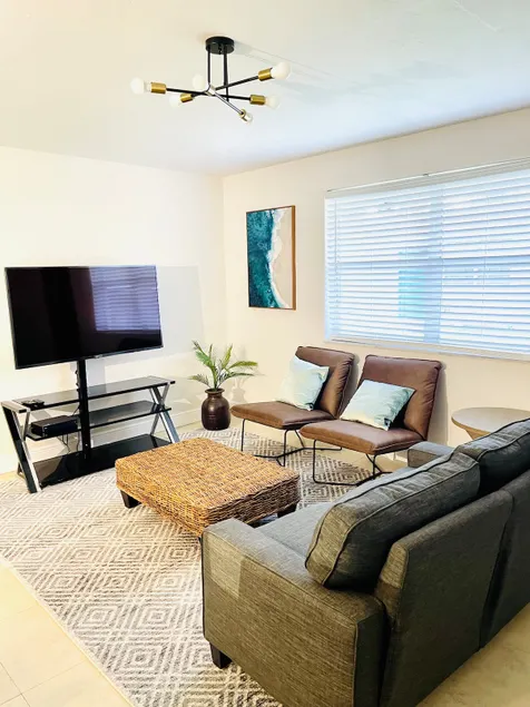 Relaxing home, close to beach, Free Parking, Wi-Fi - Image 1