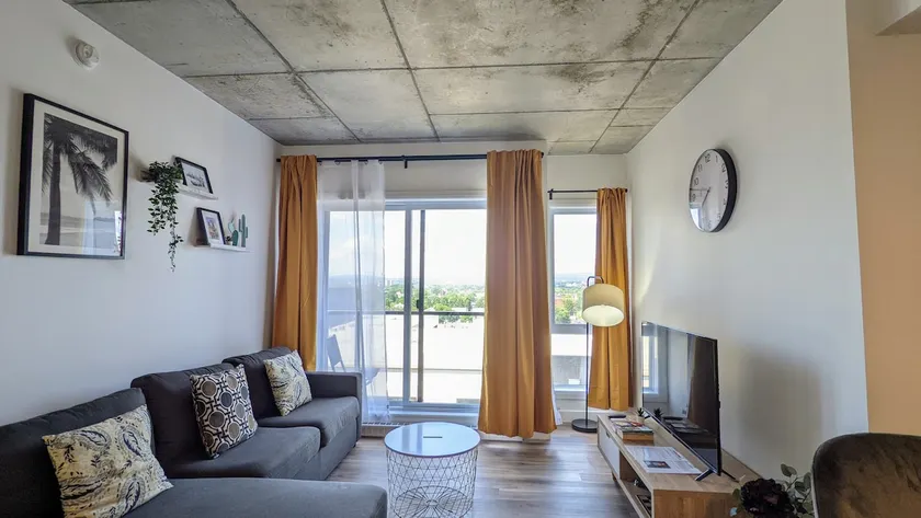 10th-floor View | Rooftop Pool | Indoor Parking - Image 1