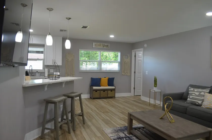 Charming House 2B/2B Centrally Located Tampa Bay - Image 1