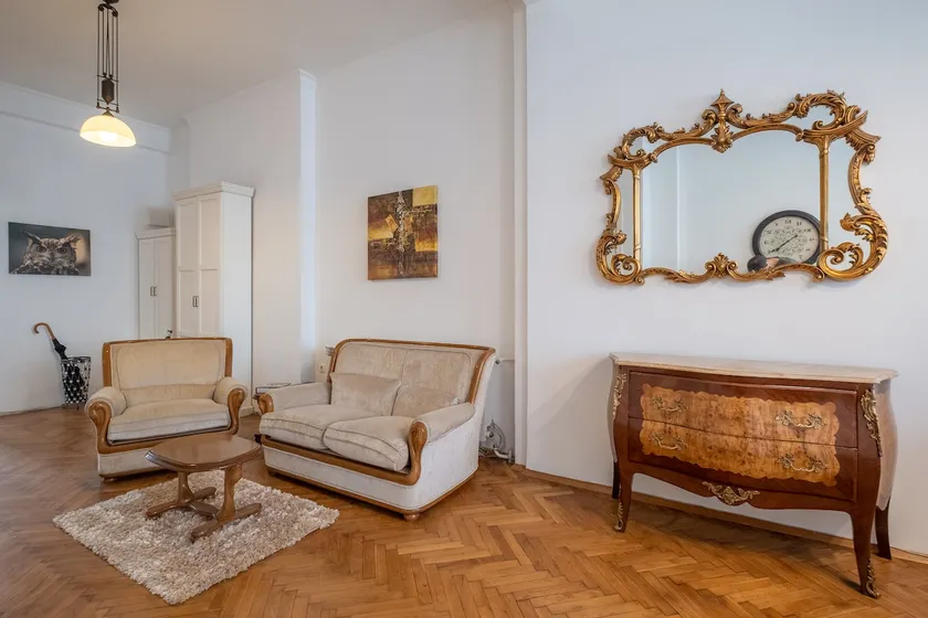 Aristocratic Elegant 2 BDRM spacious home TOP CENTER - Image 1
