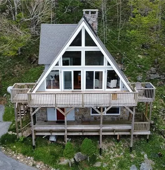 Mtn Views | Pet Friendly | EV Charger | Pool Table - Image 1