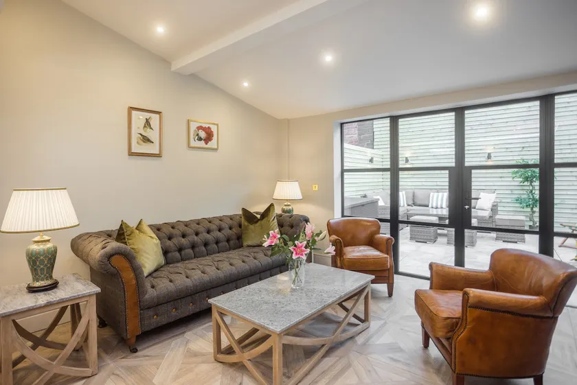 Historic City Centre Town House - Image 1