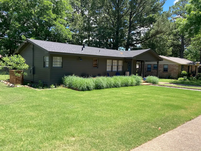 Corner Retreat - Image 1