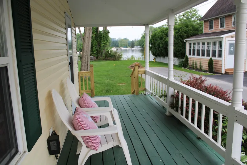 Lucky Little Lake House - Heart of Sylvan Beach - Image 1