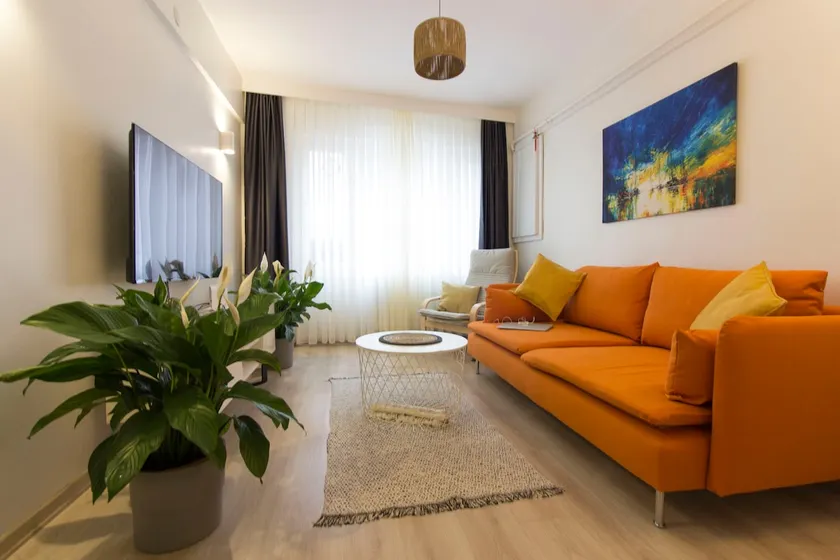 Fully Renovated 2BR Flat in Prime Location at Moda - Image 1